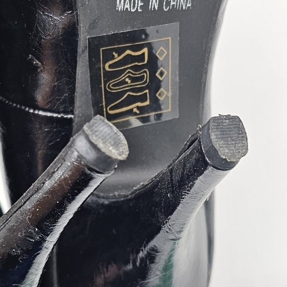 Le Chateau Women's Almond Toe Pointed Black 3" Heels, Size 5.5, New - Picture 7 of 10